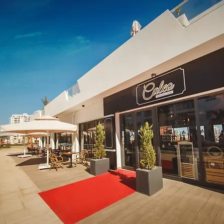 One Bedroom In Caesar & Spa, Long *