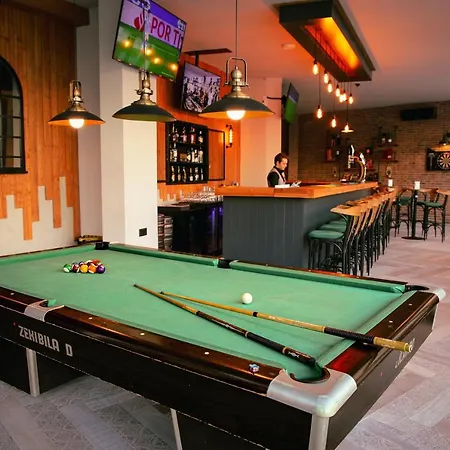 One Bedroom In Caesar & Spa, Long 公寓