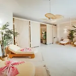 One Bedroom In Caesar & Spa, Long *