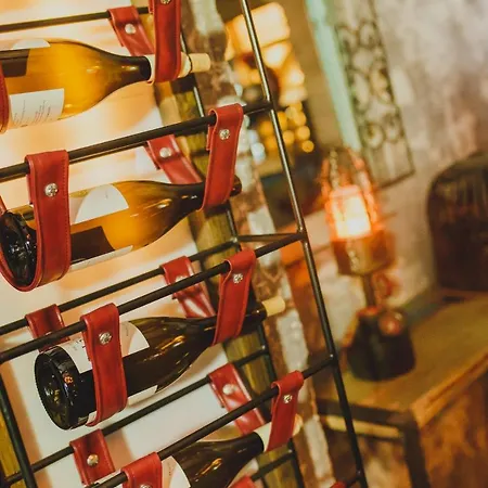 One Bedroom In Caesar & Spa, Long