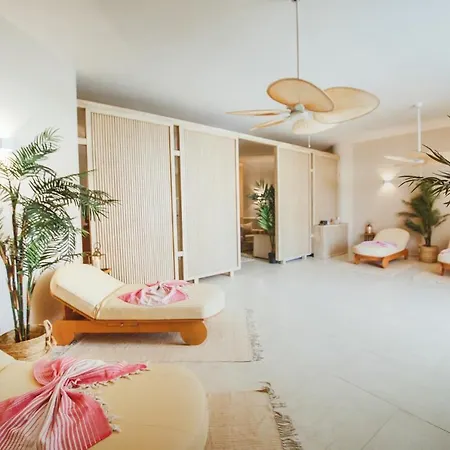 One Bedroom In Caesar & Spa, Long *