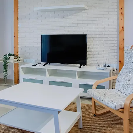 One Bedroom In Caesar & Spa, Long